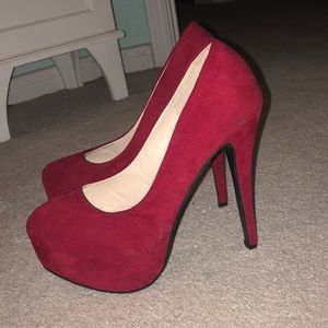 Red pumps